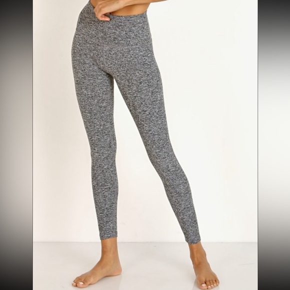 SOLD: Beyond Yoga Seamless leggings - Picture 2 of 5